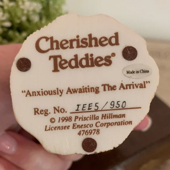 Cherished Teddies “Anxiously Awaiting The Arrival” Figurine - Picture 3 of 10